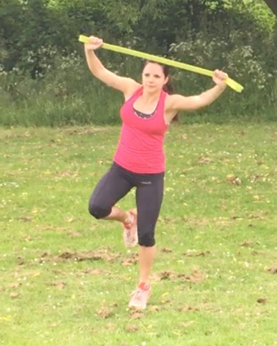 What Muscles Work In A Single-Leg Overhead Reach, And How To Work It Out For Any Exercise