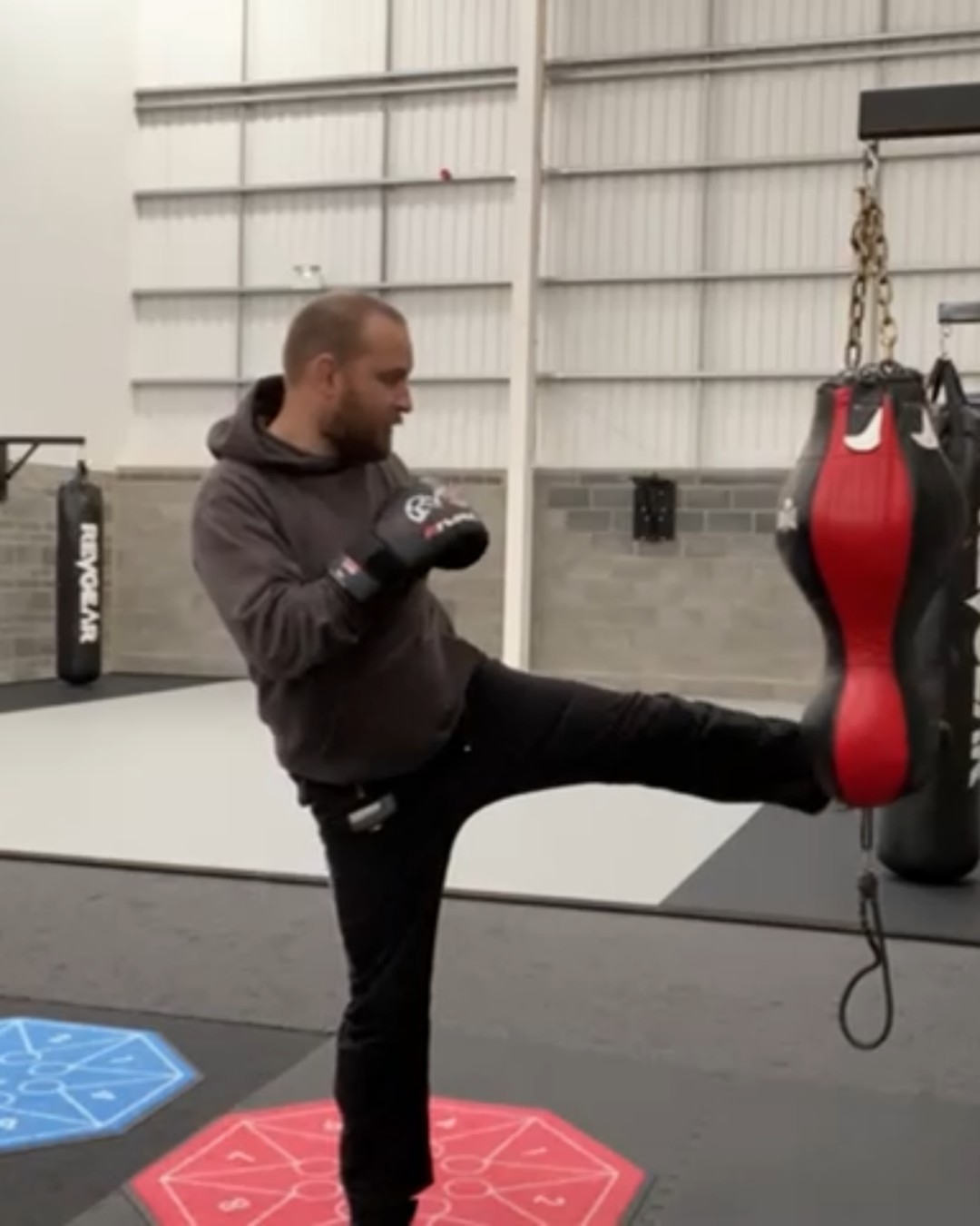 What Muscles Work In A High Kick, And Why The Standing Leg Does As Much As The One That Moves